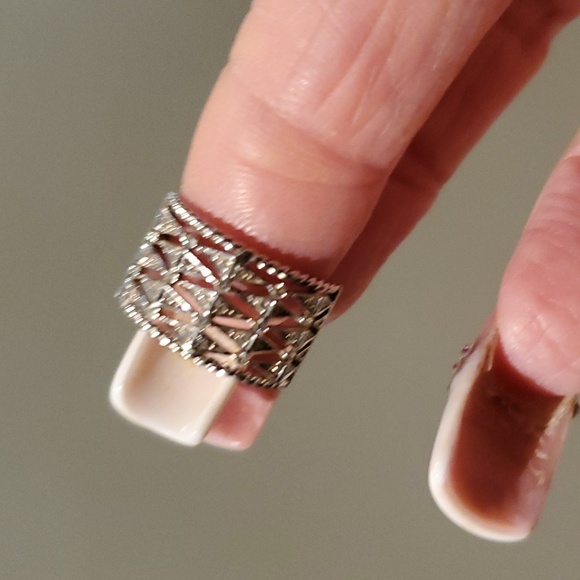 Ring - Picture 4 of 5